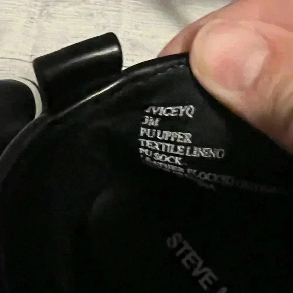 Steve Madden Youth Girls Size 3 Black Zip Booties. Sneakers,Comfy, Everyday wear - Picture 5 of 6